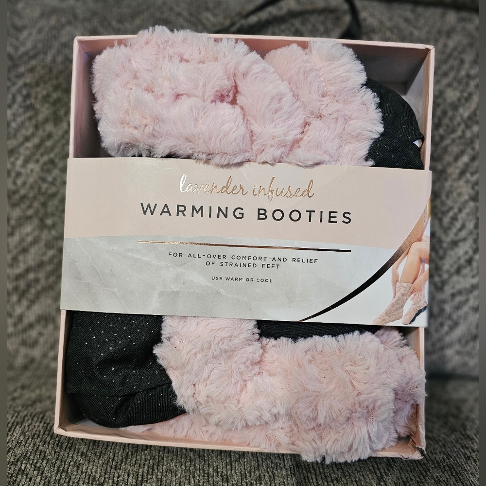 NEW Nanette Lepore Lavender Infused Warming Booties